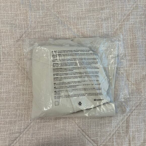 NWT Lululemon Scuba Oversized Pullover *Wordmark - Picture 9 of 9